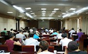 学校纪委书记王玉芝为学校纪检监察干部上“三严三实”专题教育党课
