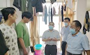 纪委书记顾有平走访看望联系学院毕业生 