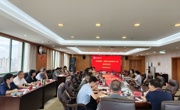 学校组织召开集体廉政谈话会